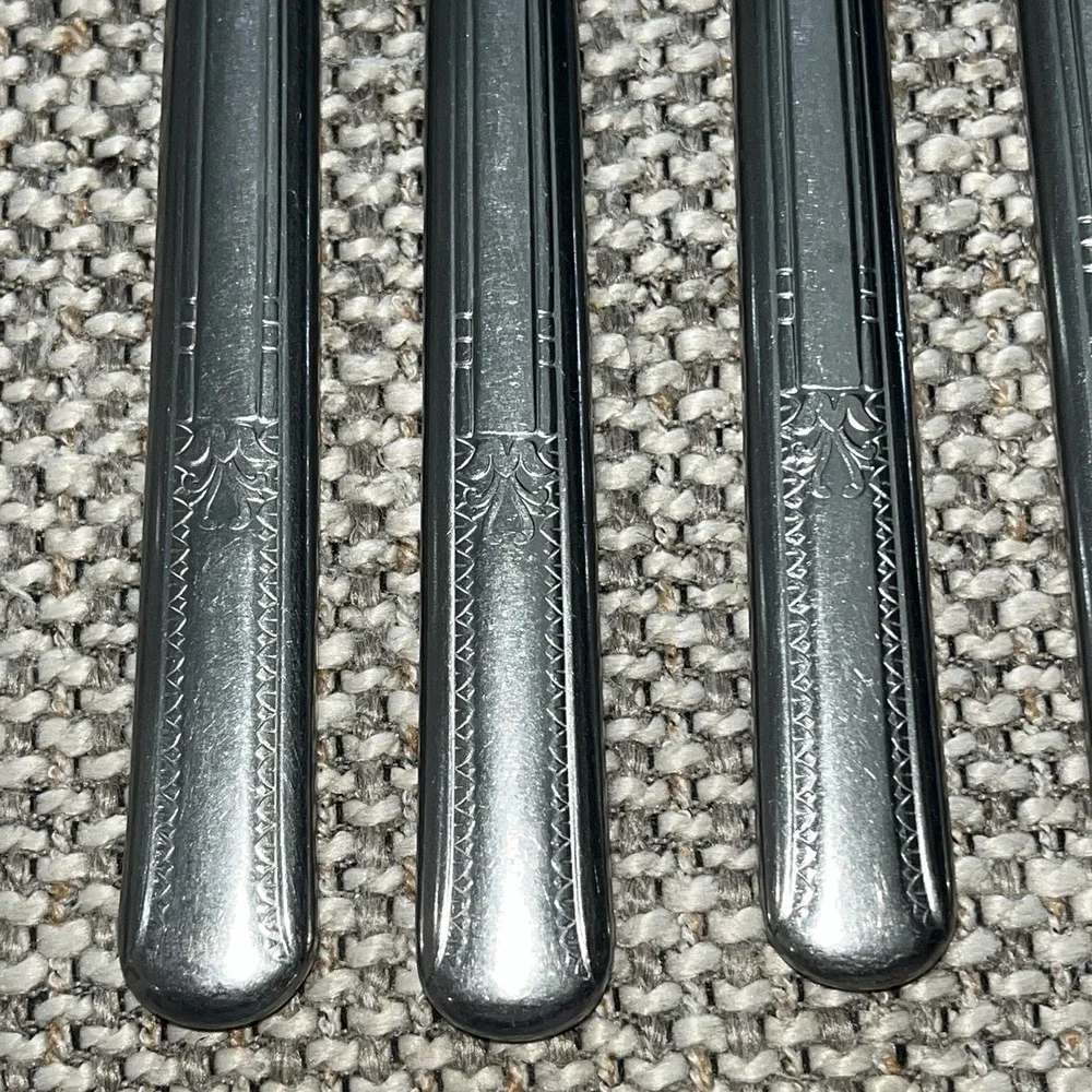 Lot Of 5 Queen Bess Tudor Plate Silverplate Dinner Knives Set‎ Oneida Community